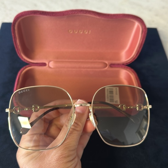 ✨✨Luxury Designer GUCCI SUNGLASSES FOR SALE !
ORIGINAL I DONT  HAVE THE RECEIPT✨ - Picture 8 of 15